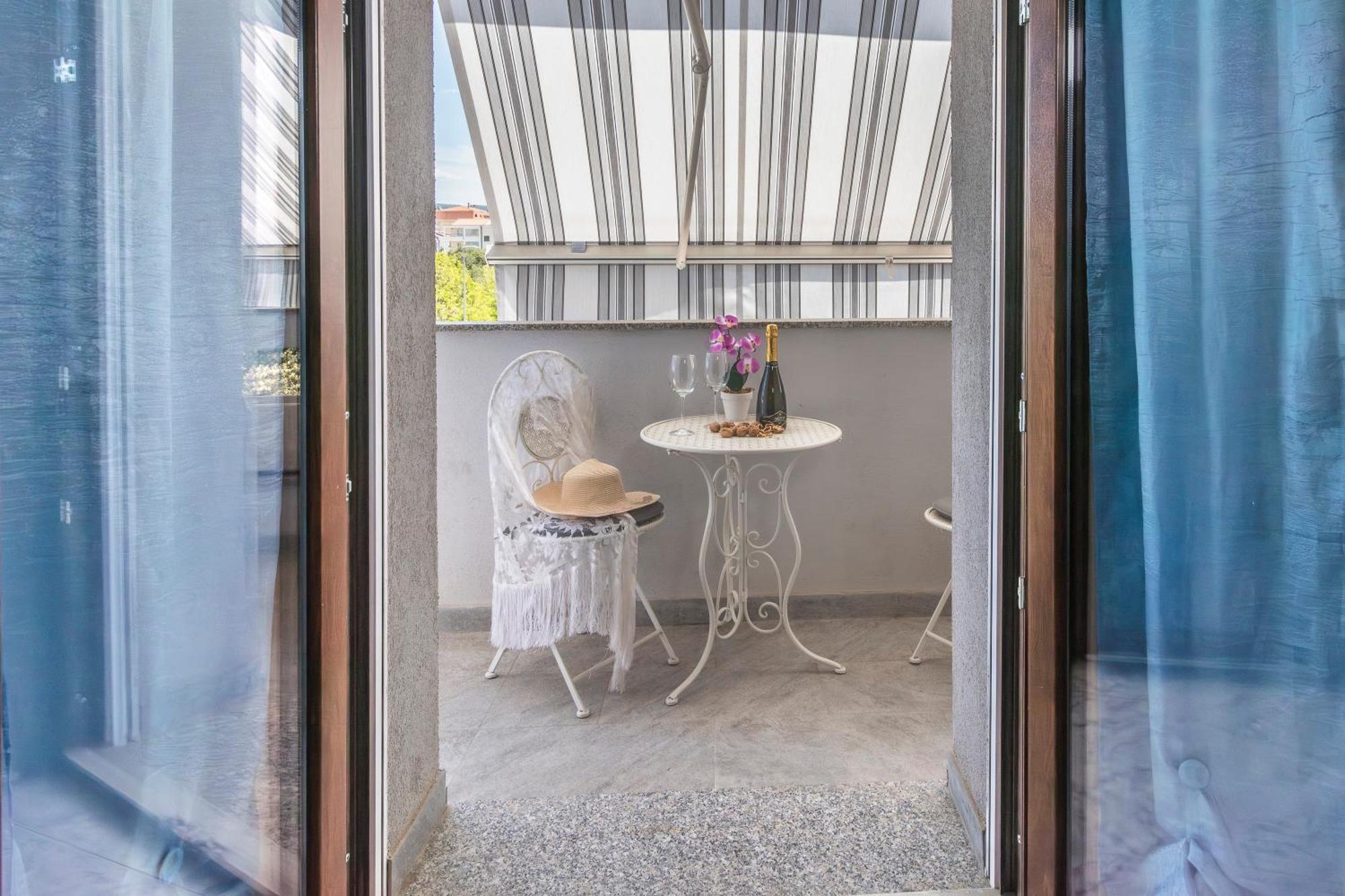 Happy Grey House - Happy Apartment *